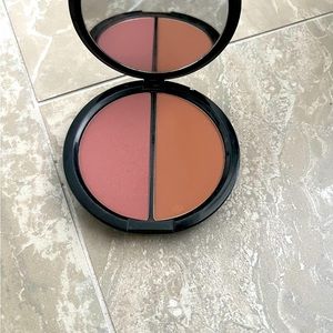 Bobbi Brown face & body palette New!